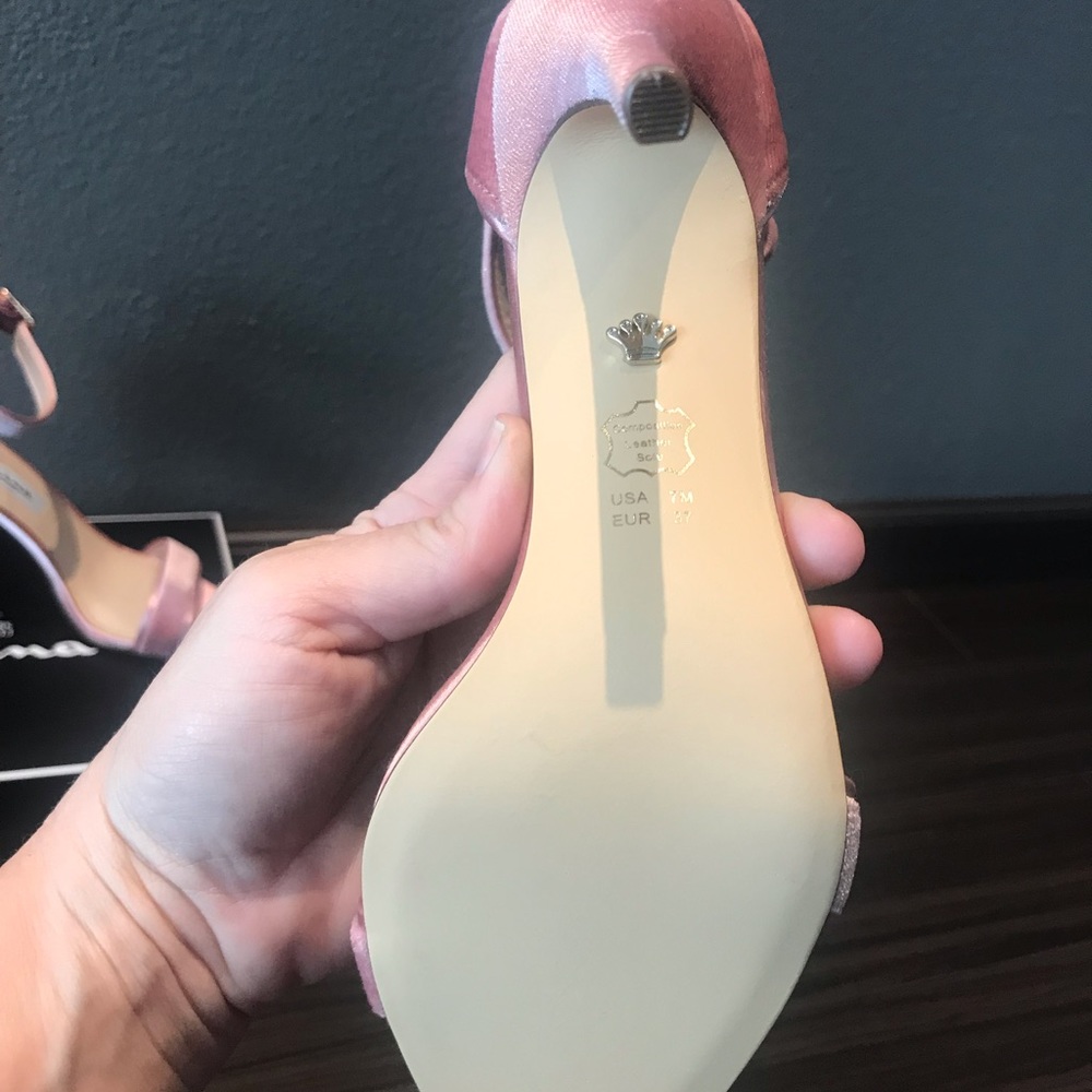 Nina Velvet Heeled Sanals - Picture 6 of 12